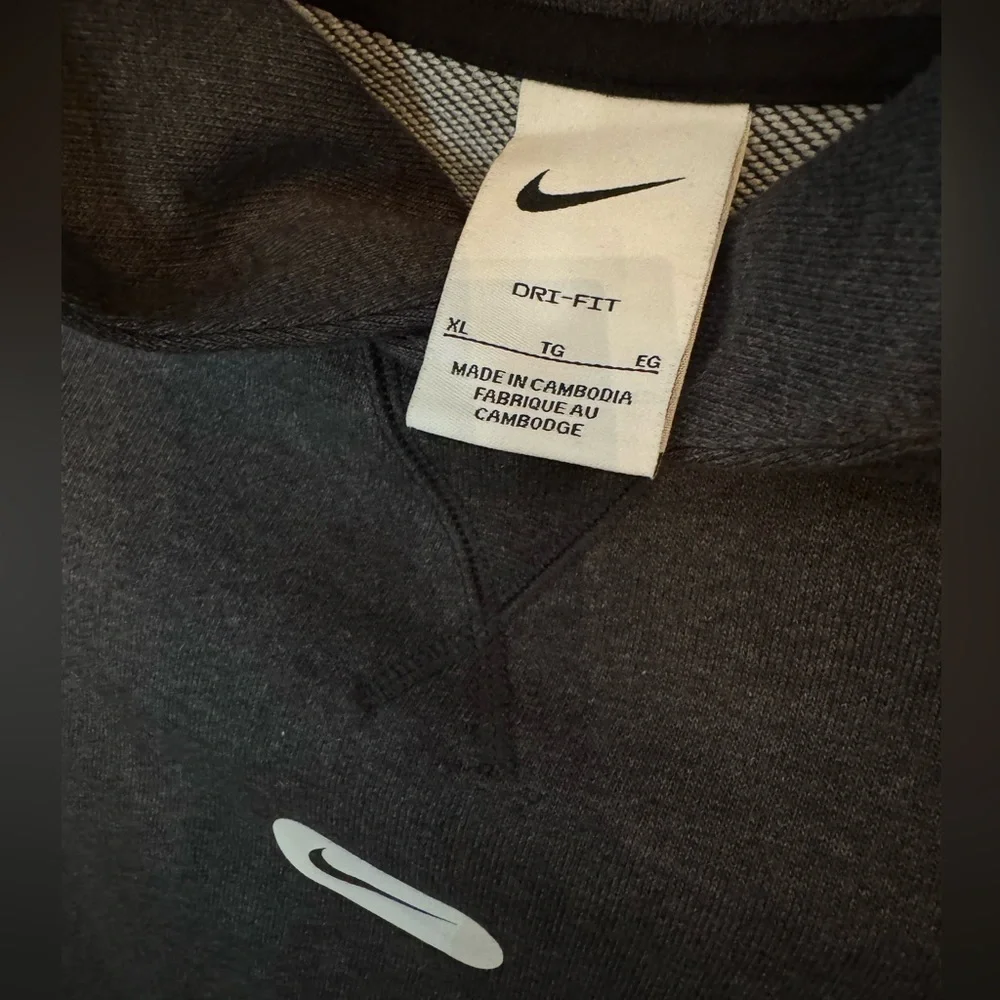 Nike DRI-FIT boys X-large sweatshirt